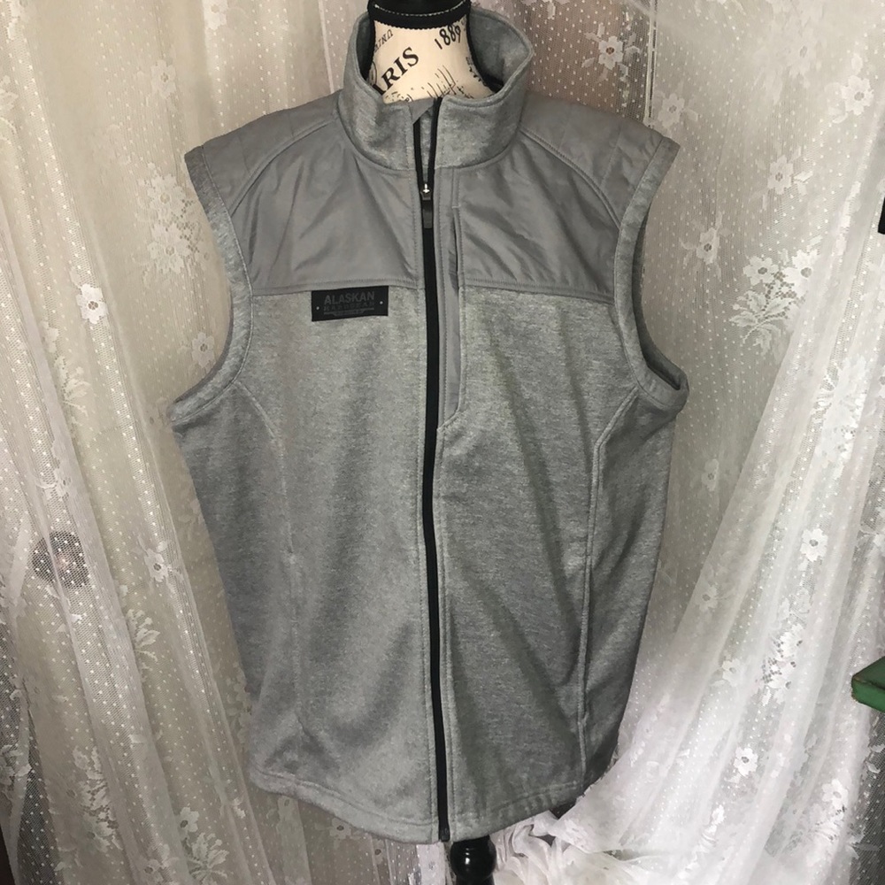 NWT Alaskan Hardgear by Duluth Trading Co Men's Fleece Fishing Vest Size XL Gray